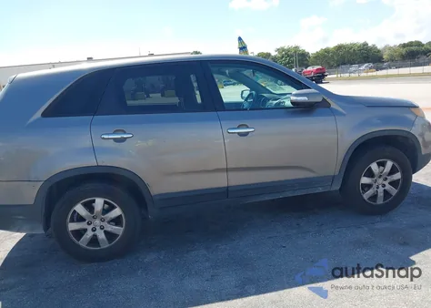 2011 Kia Sorento Lx z USA, uszkodzony, nr VIN 5XYKT3A1XBG139154